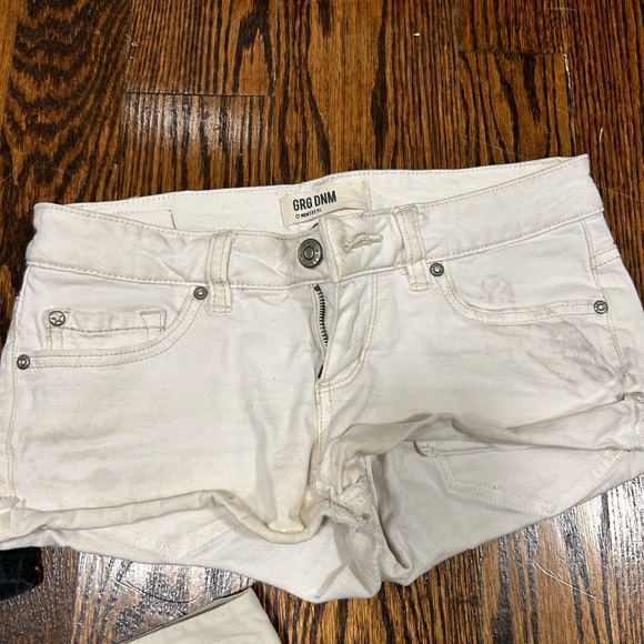 Cute shorts bundle - Picture 4 of 7